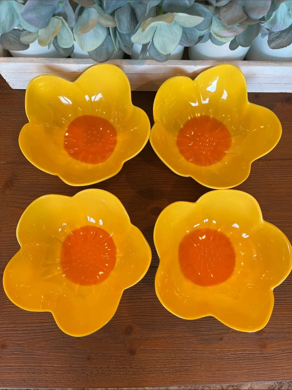 NWT Bright Yellow Flower Melamine Dessert Bowls with Orange Centers - Set of 4